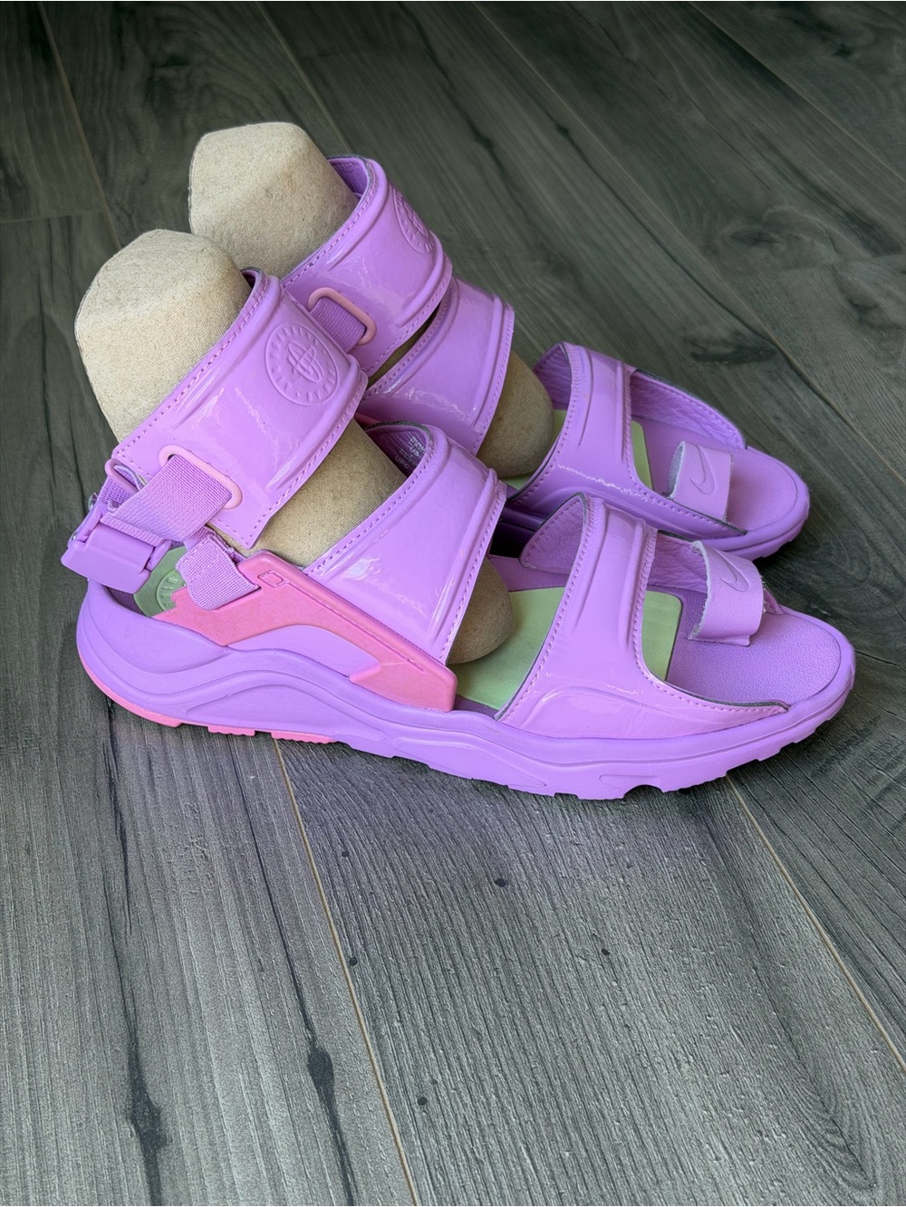 Nike Air Huarache Gladiator QS Fuchsia Glow Strappy Sandals 7